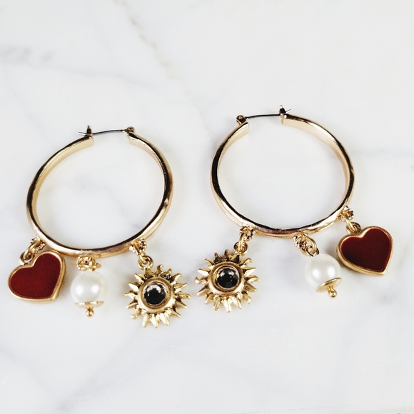 Chico's Heart Charm Hoop Earrings Pierced Katy Collection Heart Pearl Su… - Picture 8 of 9